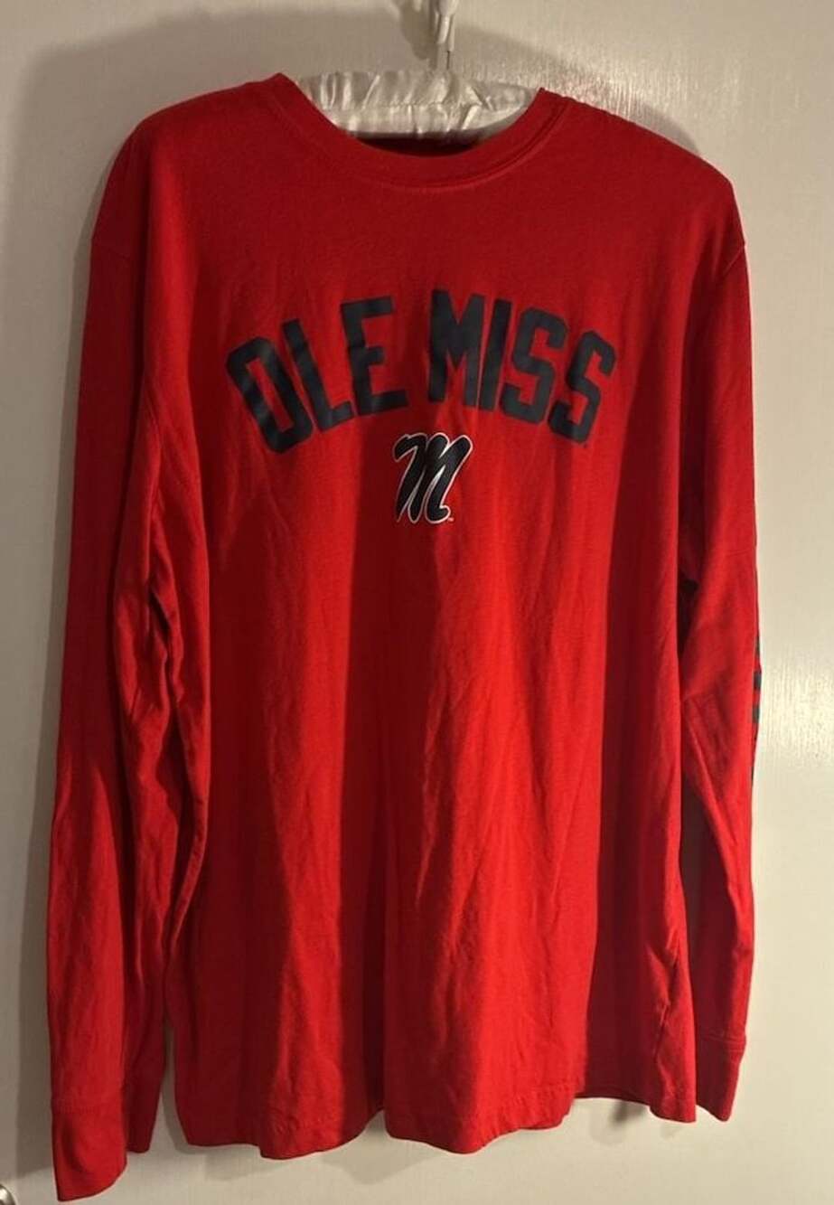 Champion Mens Scarlet Ole Miss Rebels Arch Over Logo Long Sleeve T-Shirt